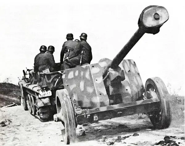 Наиболее эффективным противотанковым средством Вермахта в 1941 году была 50мм - фото 130
