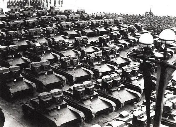 Самым массовым танком Красной Армии в 1930е годы был Т26 На 1 июня 1941 года - фото 134
