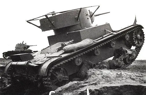 Наиболее многочисленной модификацией Т26 были машины образца 1933 года с - фото 135