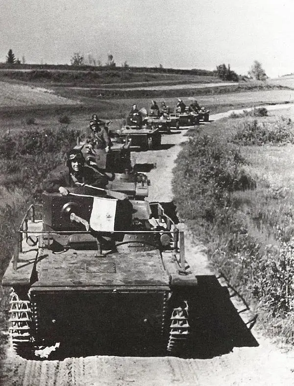 К июню 1941 года в Красной Армии имелся 2331 плавающий танк Т37А Из этого - фото 161