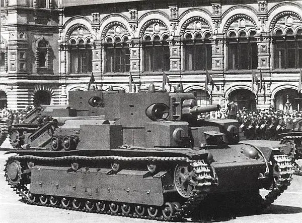 В 1940 году 103 танка Т28 подверглись экранировке то есть установке - фото 178