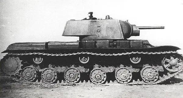 С 1941 года танки КВ1 начали выпускаться с 76мм пушкой Ф32 До начала войны - фото 187