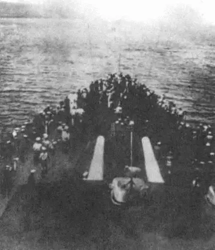 Линейный крейсер Гебен входит в пролив Дарданеллы 10 августа 1914 г Едва - фото 30