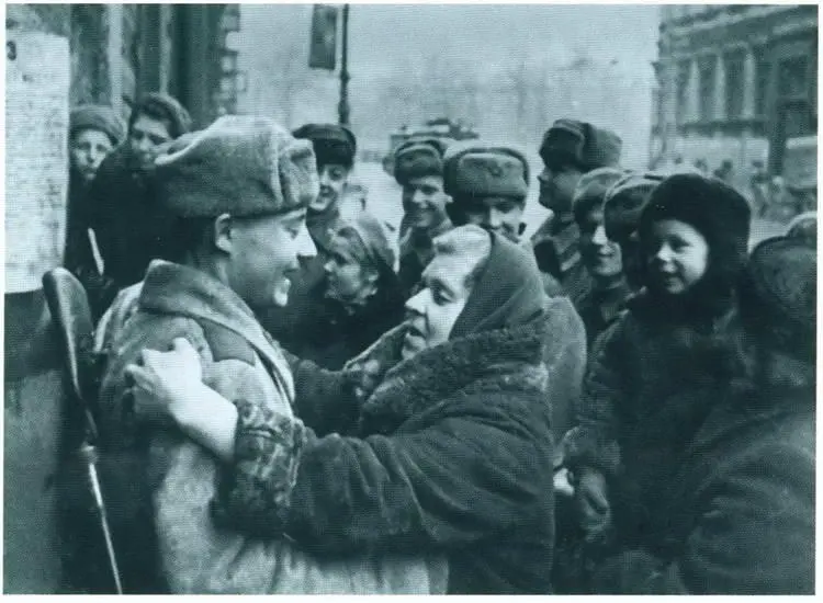 Дождались Ленинградцы и красноармейцы у приказа войскам Ленинградского фронта - фото 66