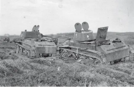 Застрявшие в болоте и брошенные БТ7 ЮгоЗападный фронт июнь 1941 года Еще - фото 9