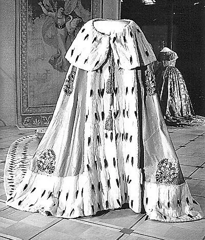 Коронационная мантия Николая II 1896 г Примечательно что в церемониале - фото 228