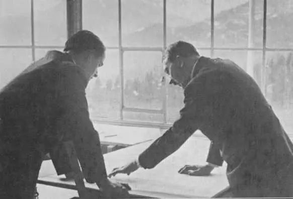 Шпеер и Гитлер 1938 Слева направо проф Брукман мэр Нюрнберга В Либель - фото 1