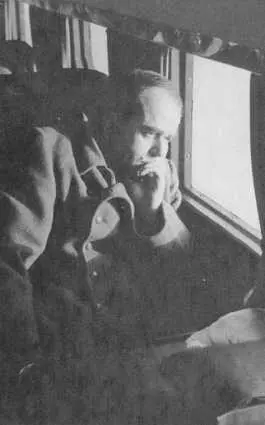 В самолете 1943 На испытаниях танка Пантера 1943 Высшие офицеры и - фото 6