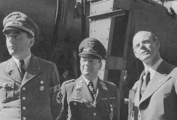 Шпеер Мильх и Мессершмитт май 1944 Альберт Шпеер и Эдуард Мильх 1 мая - фото 11