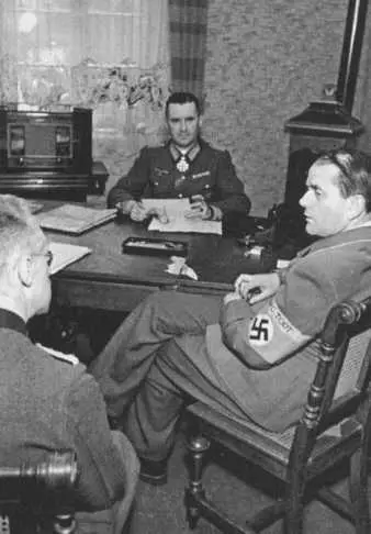 Альберт Шпеер и Густав Цанген на Западном фронте 1944 Арест Дёница Шпеера - фото 14