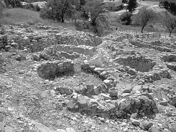 Останки построек в Кирокитии Кладбище было давно разграблено но все равно - фото 48