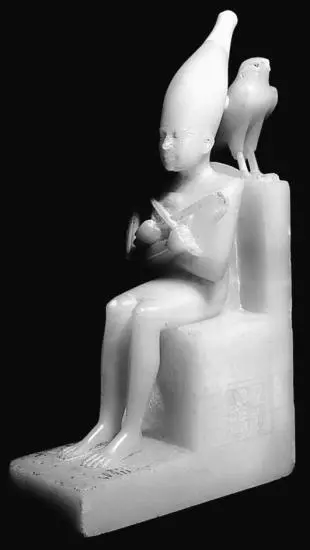 Статуэтка изображающая Пиопи II Самая выдающаяся воинствующая личность из - фото 3
