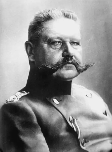 В начале Первой мировой войны в сентябре 1914 г назначается командующим 8й - фото 85