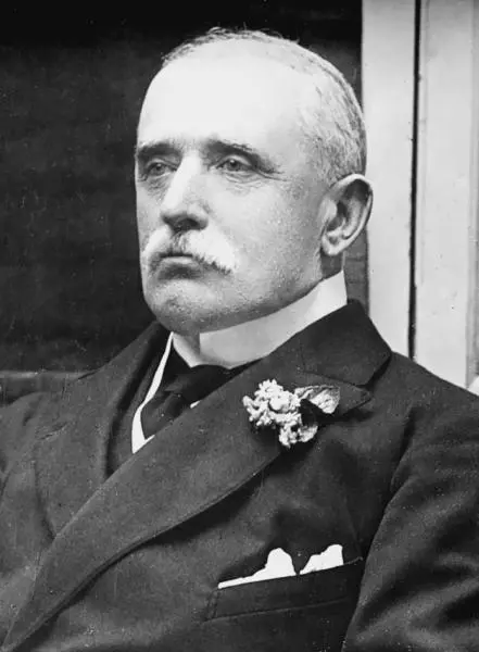 С 1912 г опытный военачальник становится начальником имперского Генерального - фото 89