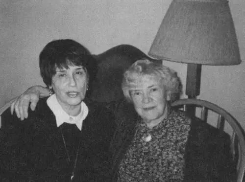 Валерия Троицкая и Тамара Бреус в Америке 1997 г Валерия Троицкая и Маргарет - фото 48