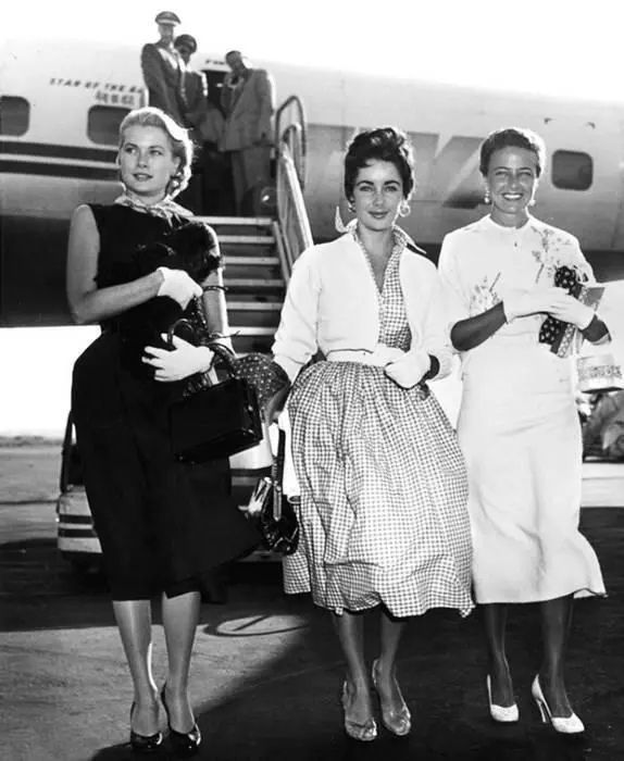 Голливудские звезды в НьюЙорке Грейс Келли Элизабет Тейлор и Лориан Дей1955 - фото 43