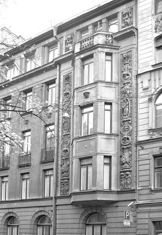 Солдатский пер 3 Возвращаясь в Солдатский переулок к фасаду дома 3 - фото 304