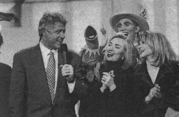 Билл и Хиллари на детском празднике в Центре Кеннеди Вашингтон январь 1993 - фото 28