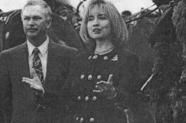 Хиллари выступает перед журналистами декабрь 1994 - фото 30