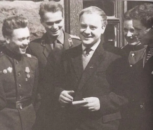 Молодой радиожурналист Начало 1960х годов Выступление в кафе Аэлита 1963 - фото 7