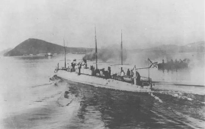 На Дальнем востоке Миноносец Свеаборг уходит в море Минный флот на - фото 98