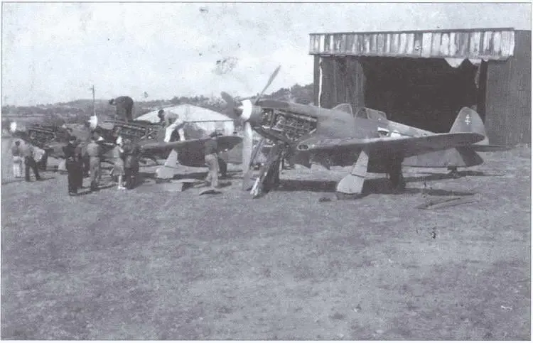 Истребители Нормандии Неман на одном из аэродромов Восточной Пруссии - фото 54