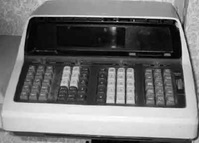 Настольный калькулятор HP 9100 Тем не менее и Кей не был первым Компания - фото 22