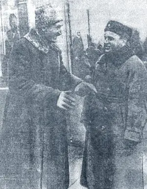 РИ Эйхе и ВМ Курский на демонстрации 7 ноября 1936 г г Новосибирск В то - фото 13