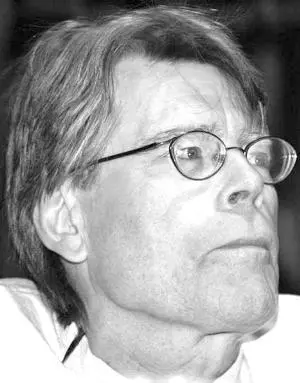 Стивен Эдвин Кинг Писать небольшие рассказы Стивен начал в 12 лет Первый из - фото 56