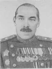 М П Духанов 1945 год А под Ленинградом прошло немногим более месяца и - фото 16