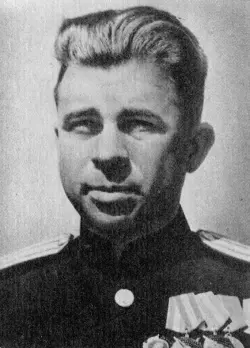 Командир тринадцатой капитан 3го ранга А И Маринеско Замполит С13 в - фото 5