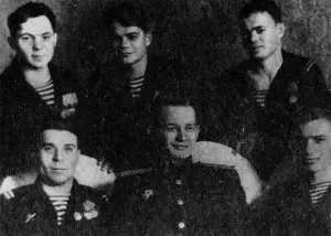 На отдыхе после похода 1944 год Слева направо первый ряд А Н Волков Я С - фото 54