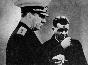 В Ф Трибуц и А И Маринеску 1958 год А И Маринеско выступает на - фото 59