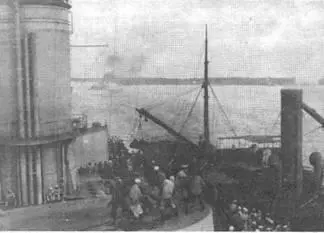 Линкор Петропавловск Авральные работы В 1915 г ситуация повторялась В - фото 38