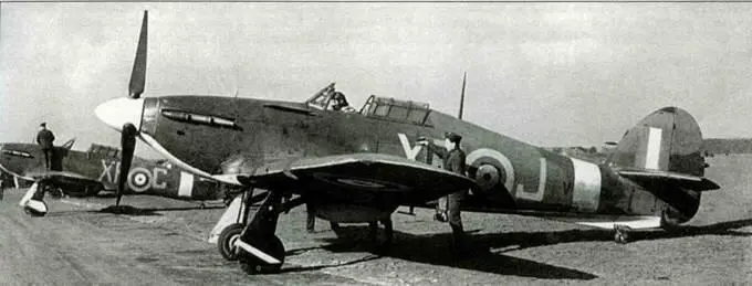 Харрикейн I XRJ из американской 71й эскадрильи КертонинЛиндси весна 1941 - фото 28