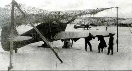 Ноябрь 1941 года Ваенга Виден засыпанный снегом Харрикейн 134й - фото 41