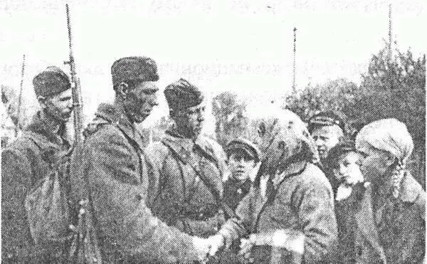 Красноармейцы в Западной Беларуси В горячке стремительного наступления - фото 36