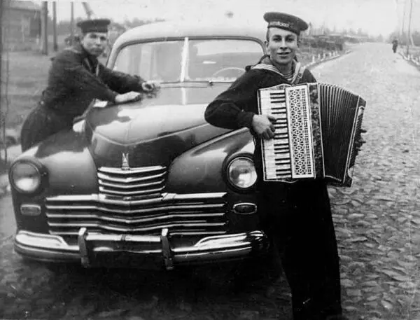 Автор легендарных песен Окурочек и Товарищ Сталин Юз Алешковский Начало - фото 120