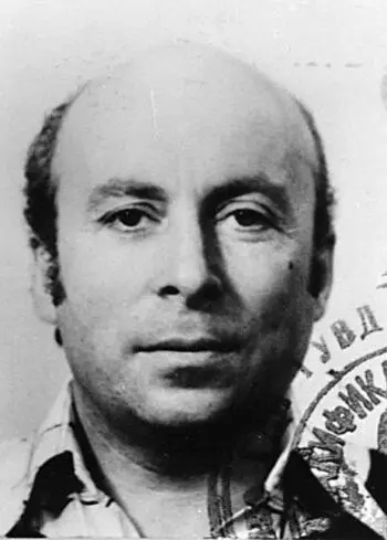 Юз Алешковский 1979 г Но вернемся к личности Дины Верни Хотя она и - фото 121