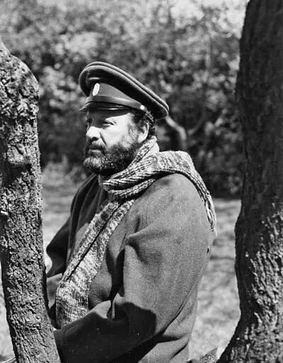 Михаил Гулько в образе белого офицера НьюЙорк 1986 г На мой взгляд судьба - фото 134