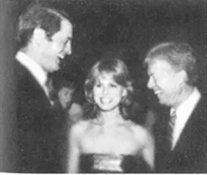 Чарли Лиз и президент Картер Барбара и Джордж Буш обмениваются шутками с - фото 15