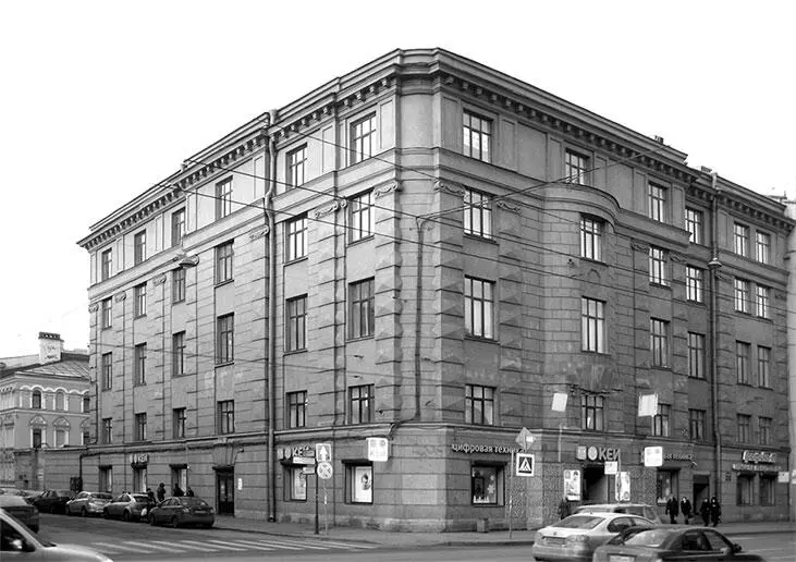 Московский проспект 25 Фото 2013 г Трехэтажное здание подворья с церковью - фото 72