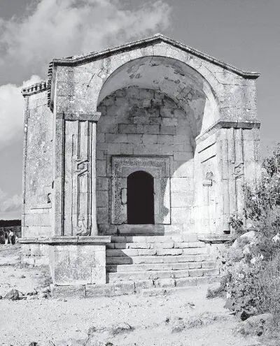 Рис 498 Мавзолей Великой Царицы ДжаникеХаным Фотография 2006 года - фото 164
