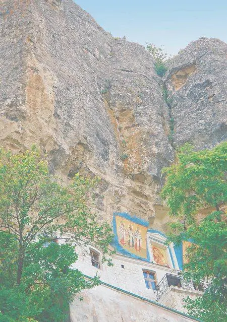 Надвратная церковь Успенского монастыря в Крыму Фотография сделана ГВ - фото 426