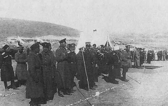 Походный Атаман Казачьих войск Великий князь Борис Владимирович с генералом - фото 9