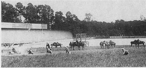 Огонь лежа слева джигитовка 1925 г Полковник Зеленков с пикой Франция - фото 78