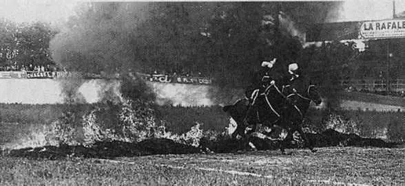 Горящий барьер полковники Елисеев и Шляхтин 1925 г Ласточка полковник - фото 84