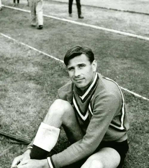 Лев Яшин во время тренировки Возвращаясь в 1958 год на чемпионат мира - фото 17