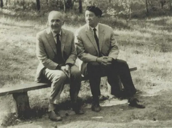 На прогулке с Леонидом Рахмановым Комарово 1965 г Николай Чуковский - фото 46