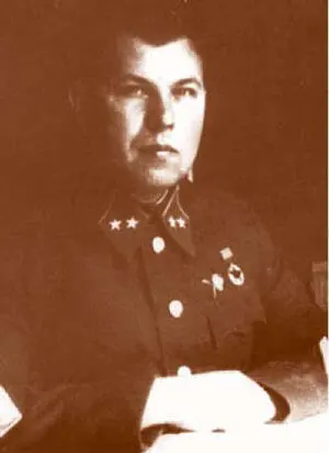 Генералмайор А И Гульев 22 июня 1941 г С августа 1941 г заместитель - фото 104